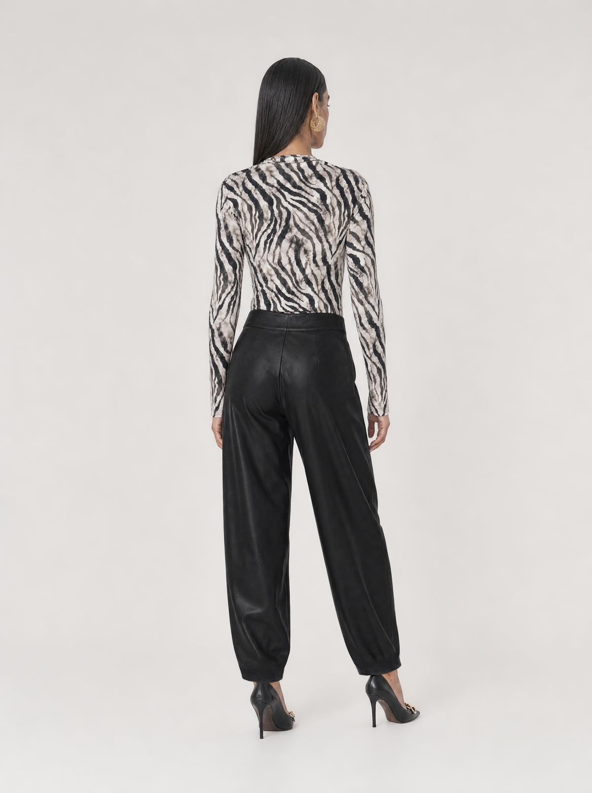 MIRANTA VELVET BODYSUIT | ZEBRA (210027)