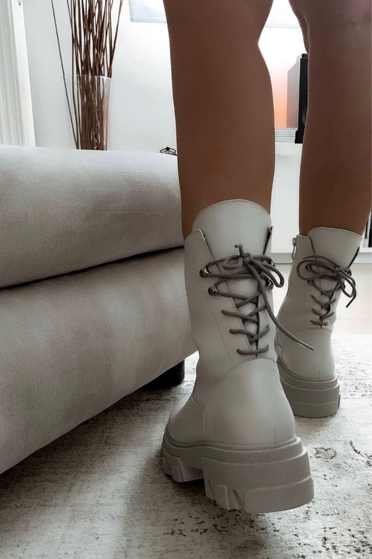 Eve Boots in Ice White