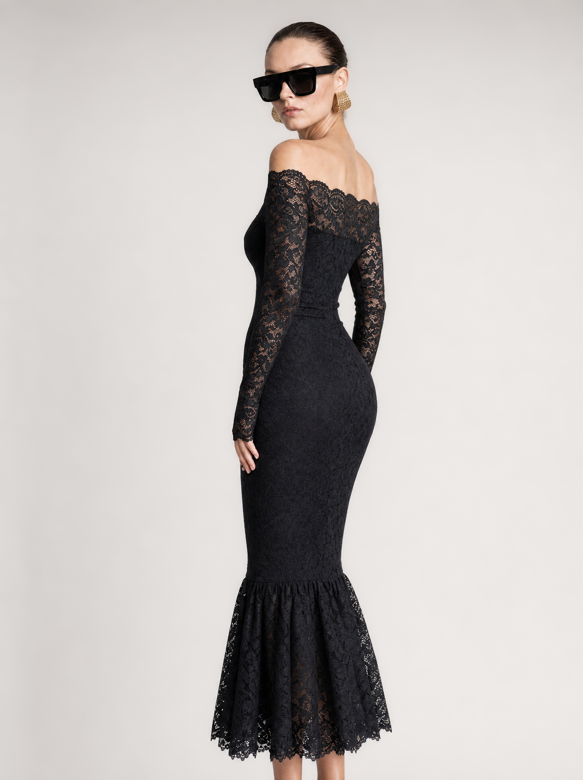 VANESSA VELVET LACE DRESS  |  BLACK  (210005)