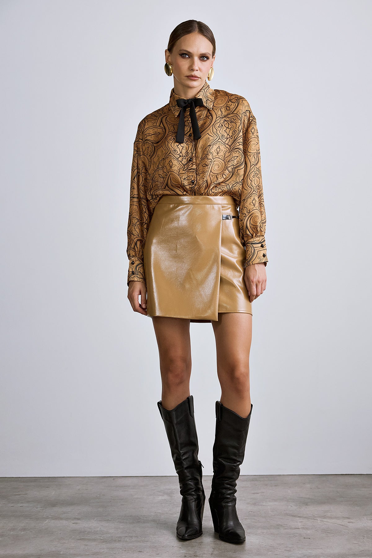 Skirt Mini Vinil Camel LEONIA (17034C)