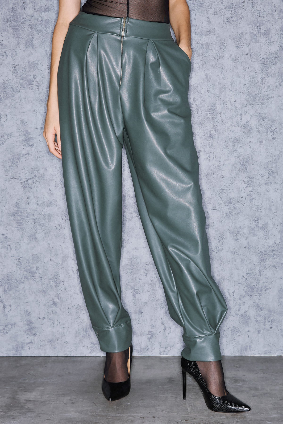 ORABEL BARREL PANTS | FAUX LEATHER (19018A)